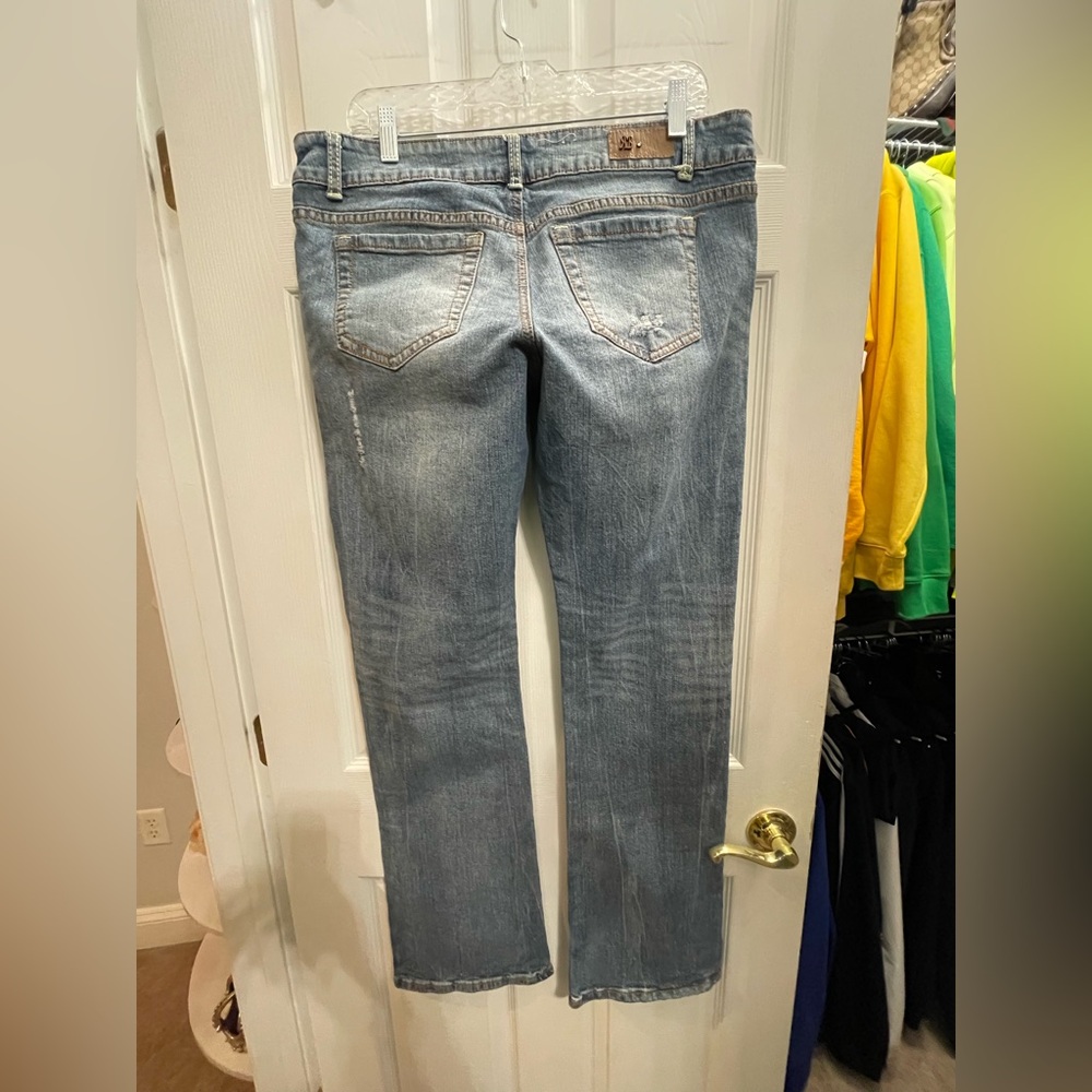 Stylish Distressed Blue Jeans - Picture 3 of 5